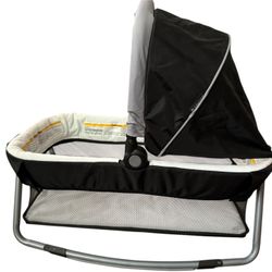 Portable Bassinet With Rocker