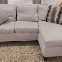 Sectional Sofa (I CAN DELIVER)