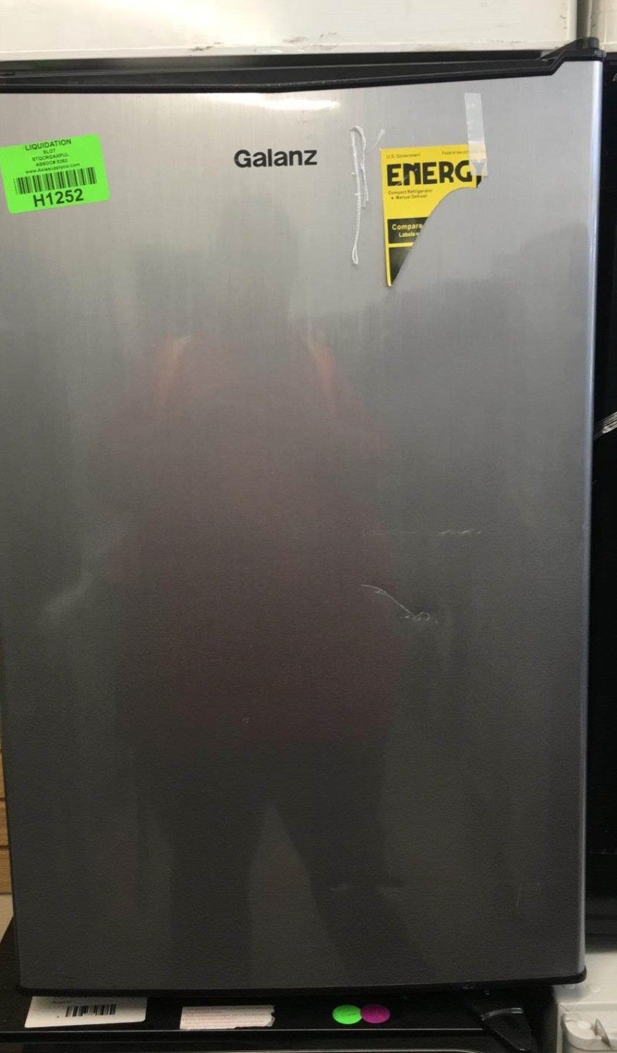 GALANZ GL35BK 3.5 Cu ft Single Door Mini Fridge for Sale in La Mesa, CA