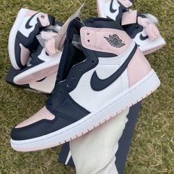Jordan 1 High “Bubblegum “ Size 7y/8.5W