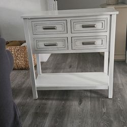 Entry/Accent Table