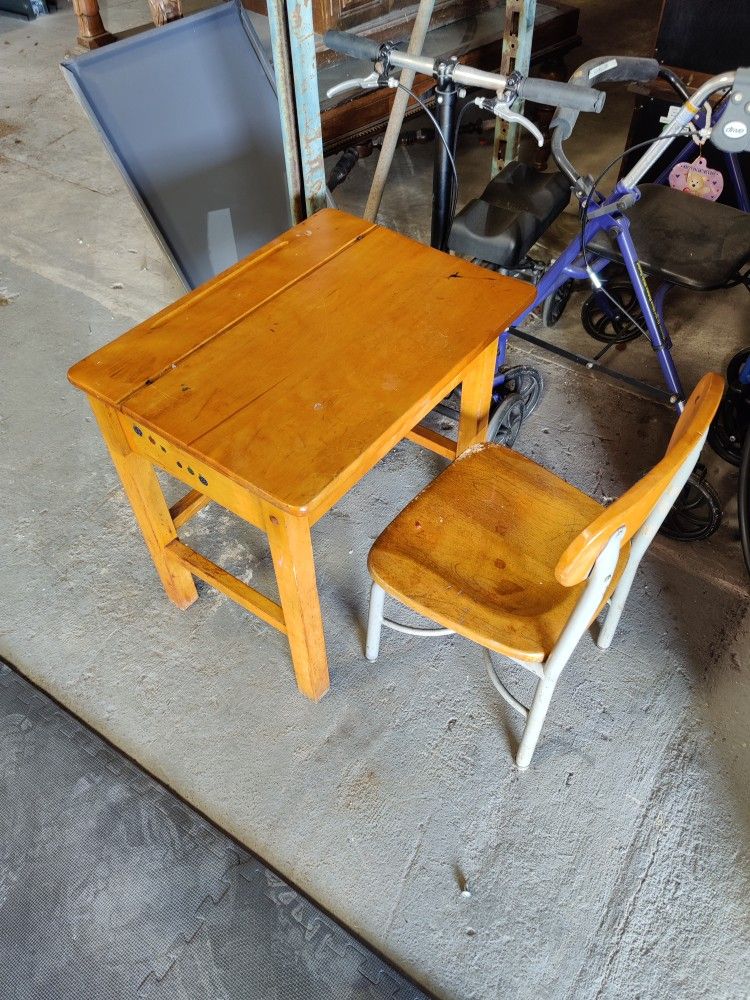 Old School Kid Desk