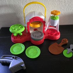 Play-Doh Stamp 'N Top Pizza Oven Toy