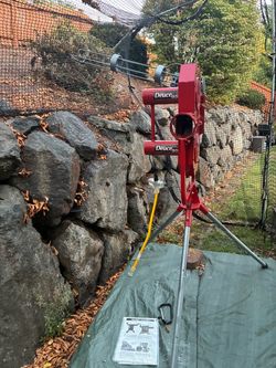 Heater Deuce 95 Pitching Machine
