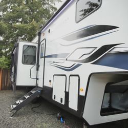 2023 Keystone MONTANA HIGH COUNTRY 335BH