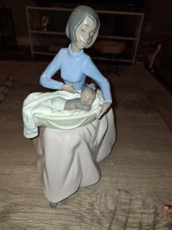 Lladro Collectors Mother Daughter Piece