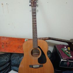 Yamaha Fg403 S
