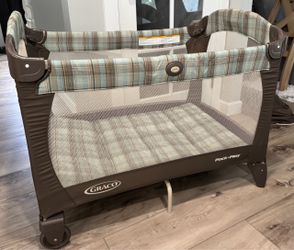 Graco Pack 'n Play Portable Playard
