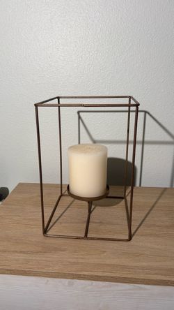 Metal candle holder