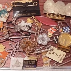 Mixed Vintage And New Accessories Lot.