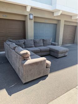 Sectional couch
