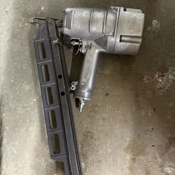 Hitachi NR83A2 Framing Gun 