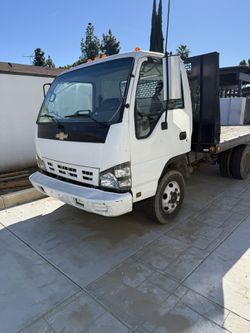 2007 Isuzu NPR Flatbed Equipment
