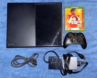 XBOX ONE CONSOLE WITH VIDEO GAME & CONTROLLER