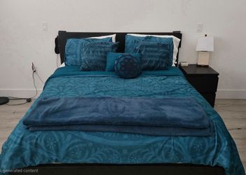 Queen bedding set