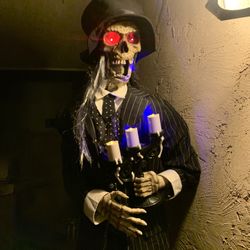 Life Size Halloween Top Hat Skeleton Butler Animatronic By Gemmy