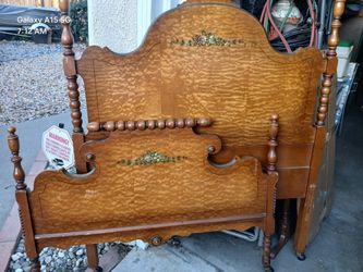 Antique Twin Beds, Vanity/W Mirror