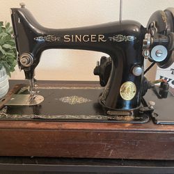 1928 Singer Sewing  Machine 