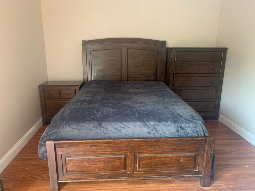 Bedroom set