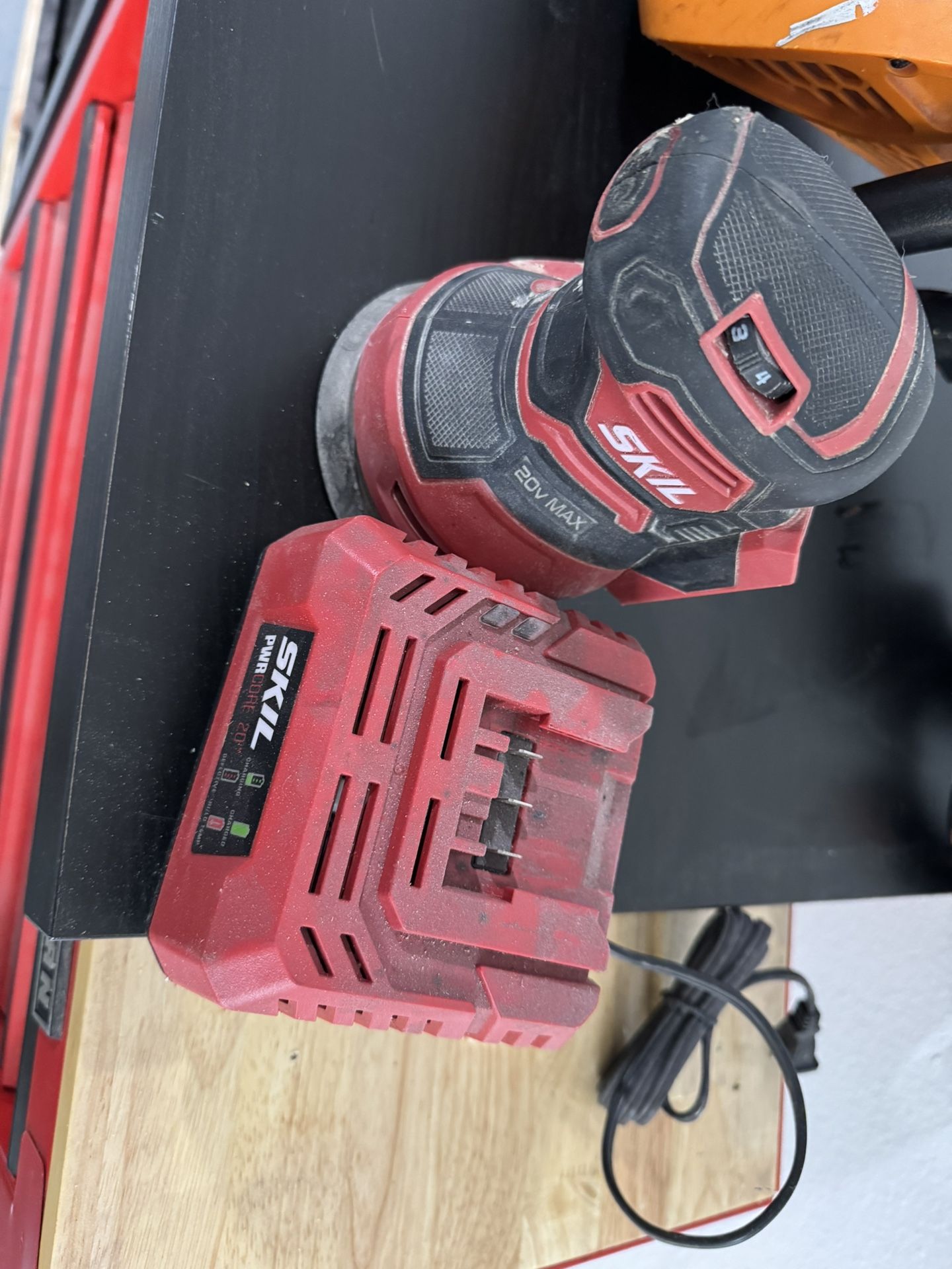 Skil 20v Orbital Sander