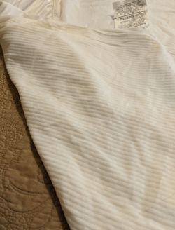 Twin, elasticized deep pocket plus foam zipper compartment fitted sheet!