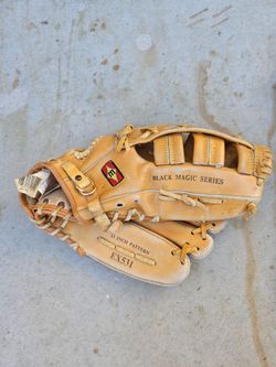 Easton baseball glove