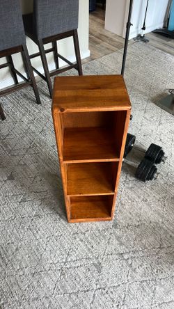 Cubby / bookshelf