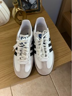 Samba women’s shoe
