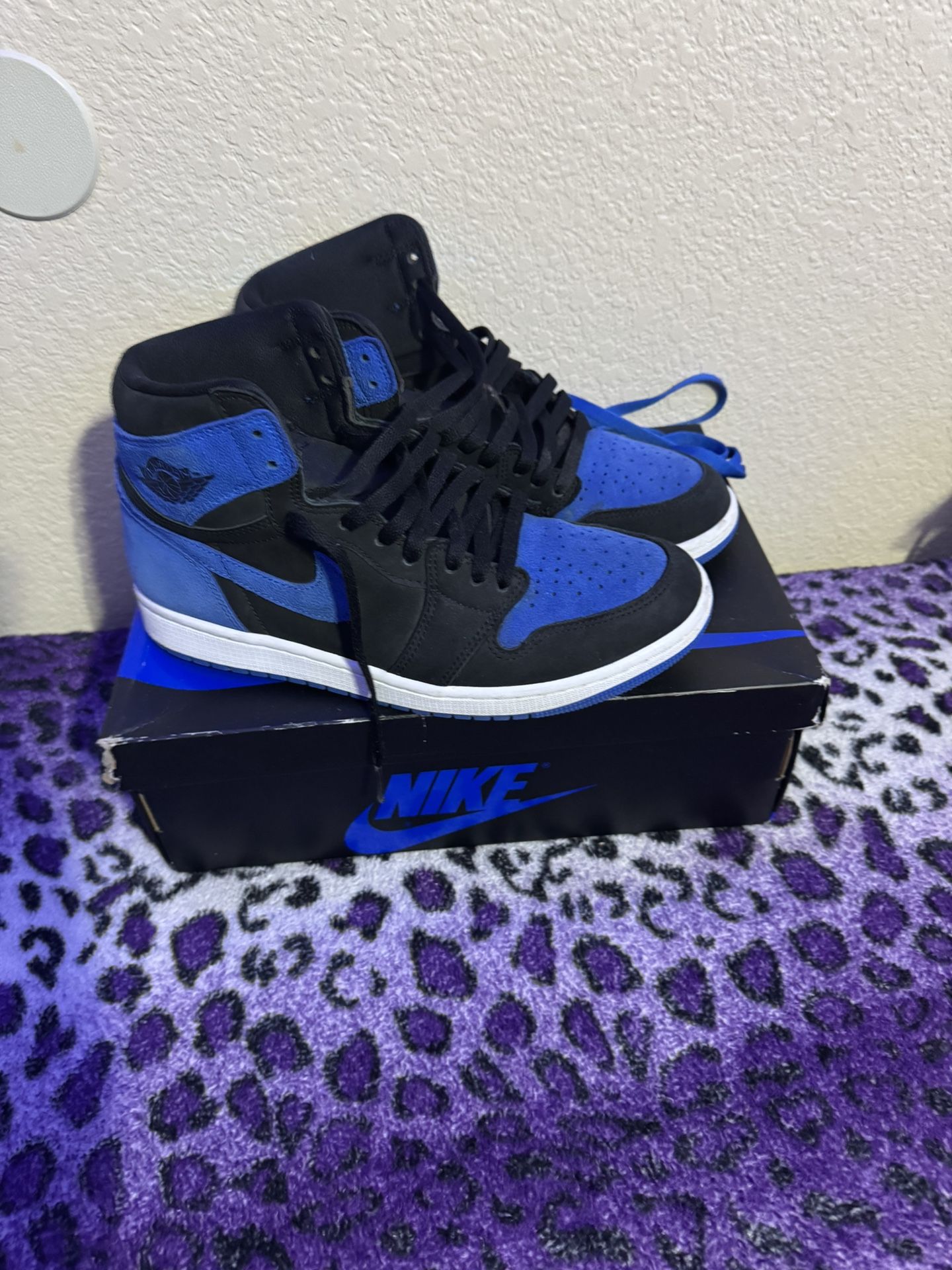 Jordan 1 Retro High OG ‘Royal Reimagined’ (basically new)