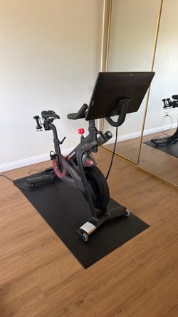 Peloton bike - moving sell