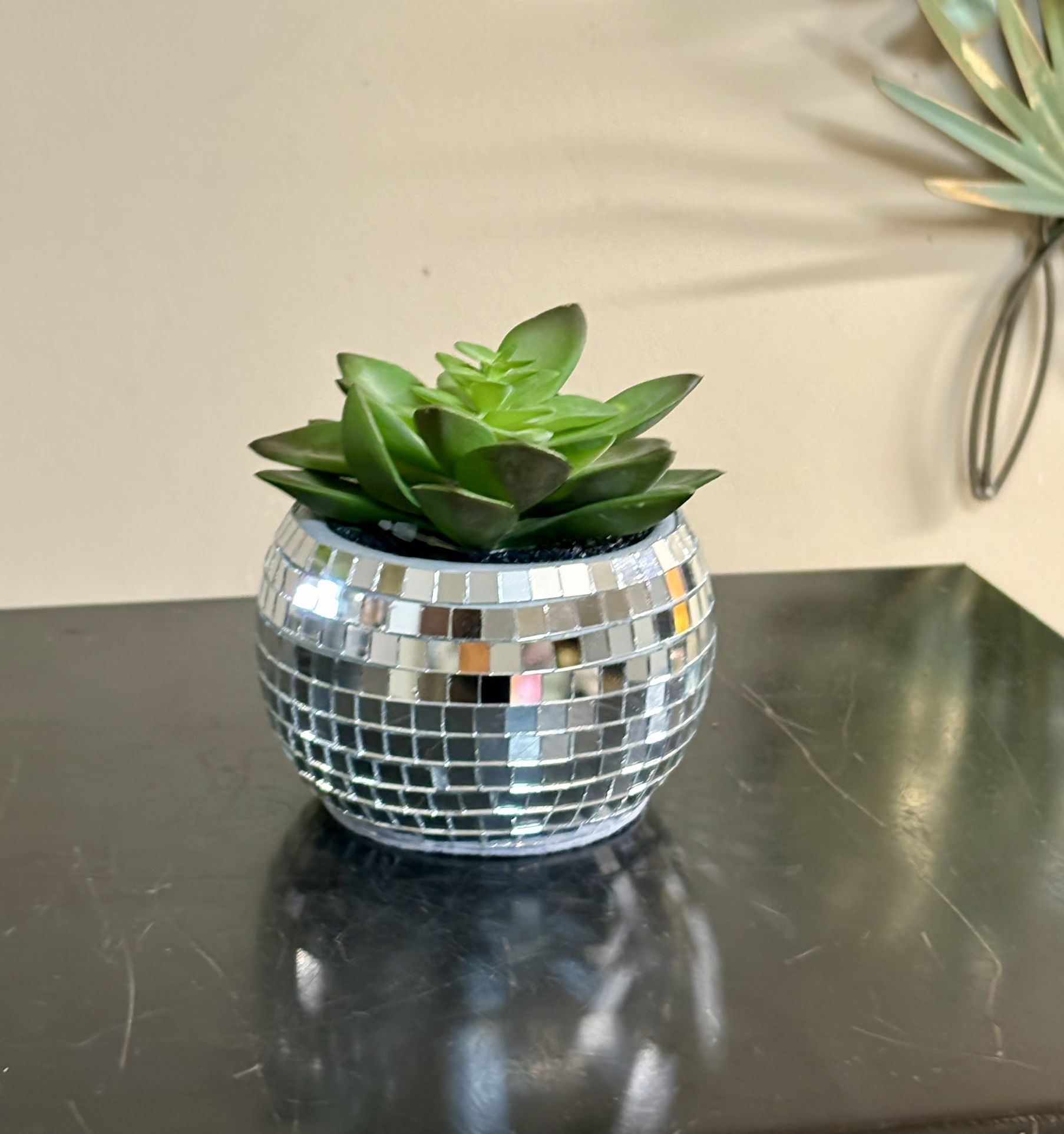 Beautiful Faux Plant In Mirrored Vase 4” NEW