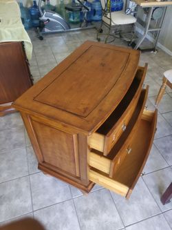 Se Vende Cajonera De 3 Cajones Medidas De Frente 34× 20 × 32 de altura $ 45