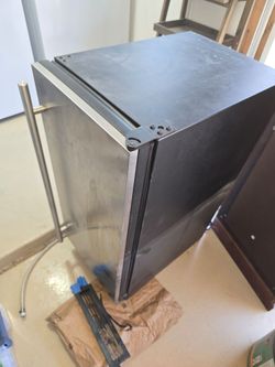 Stainless Steel Under-Counter Ice Maker