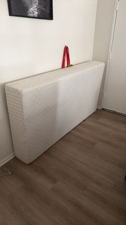Twin mattress