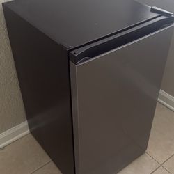 Hisense Mini Fridge 