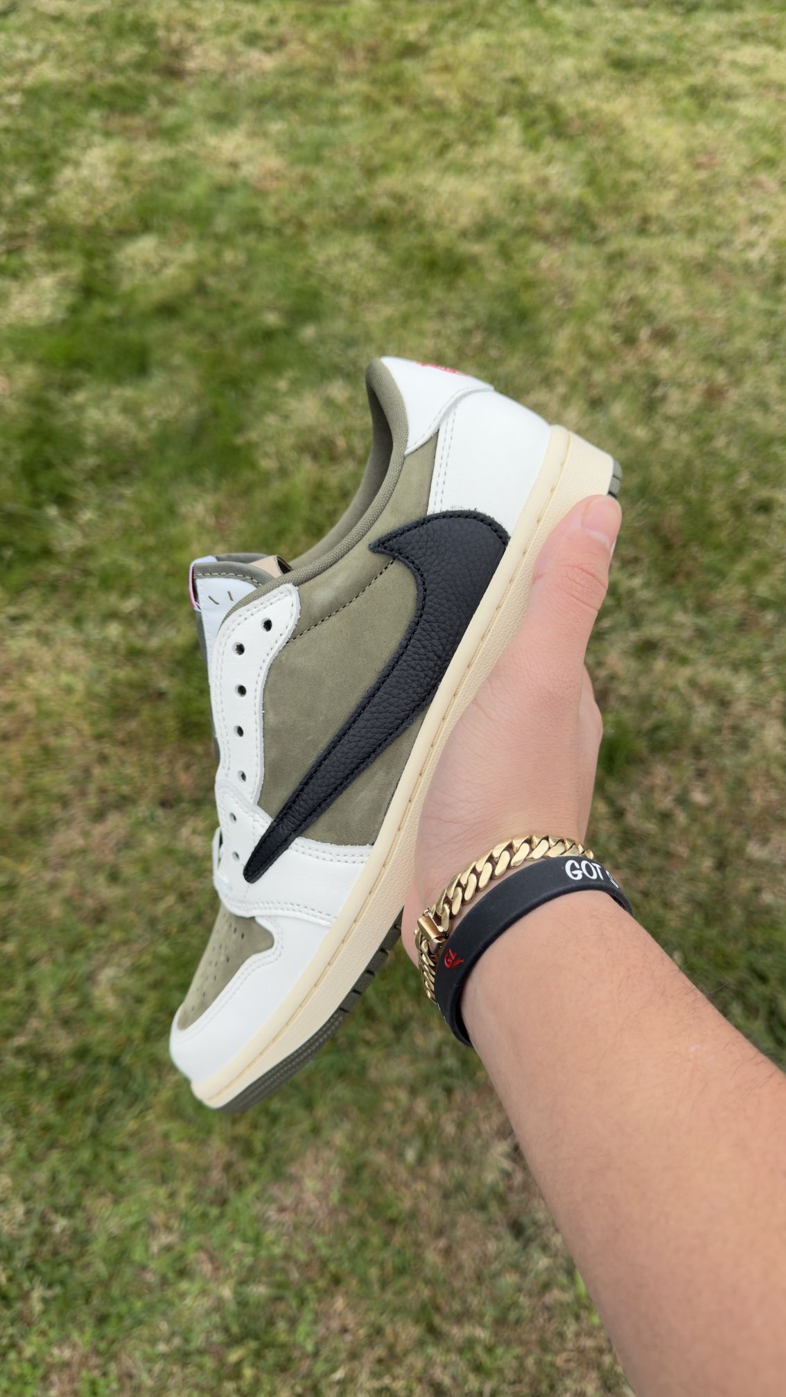 Jordan 1 Travis Scott Medium Olive