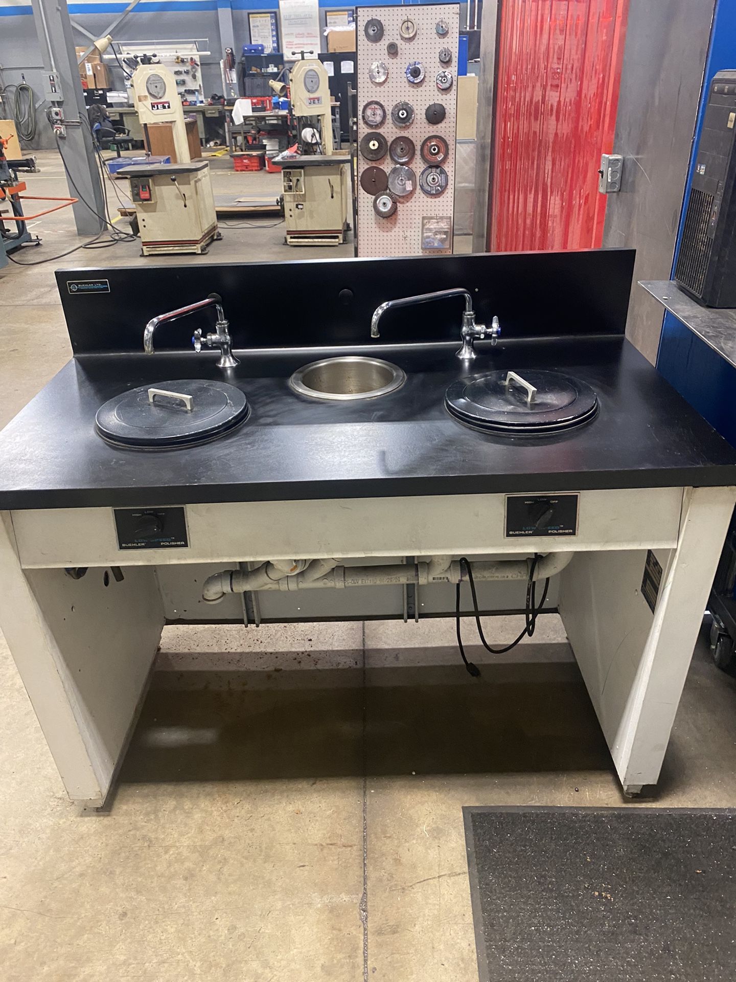 Buehler Polishing Table
