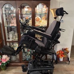Quantum 6 Edge 3 Stretto Try Blance Electric Wheelchair 