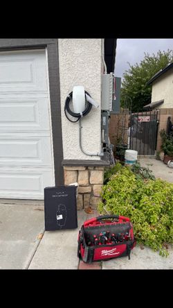 Tesla wall connector EV car Charger outlet nema 1450