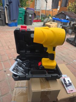 Powerful 48 volts rechargeable blower.