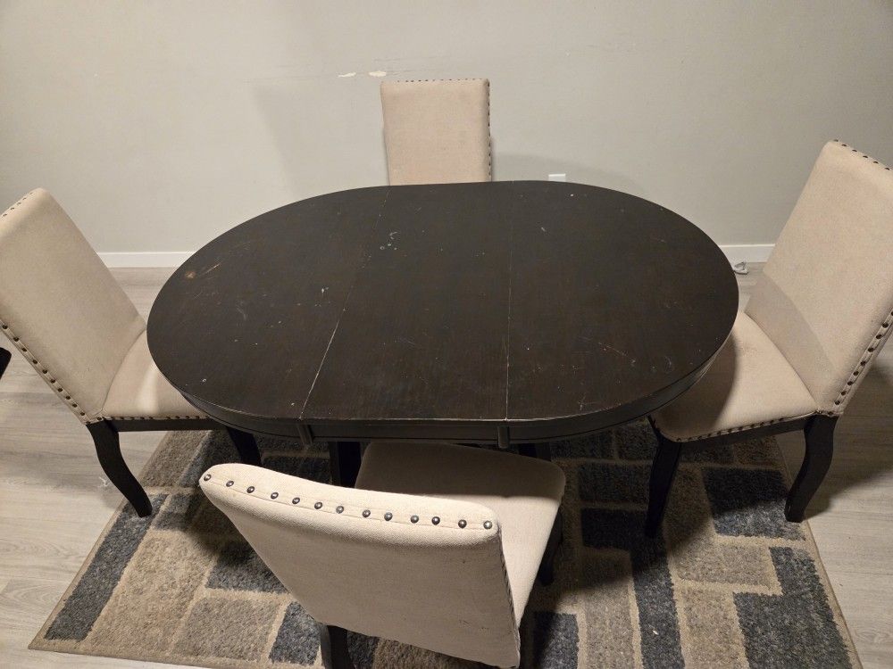 Dinning Table With 4 Chairs