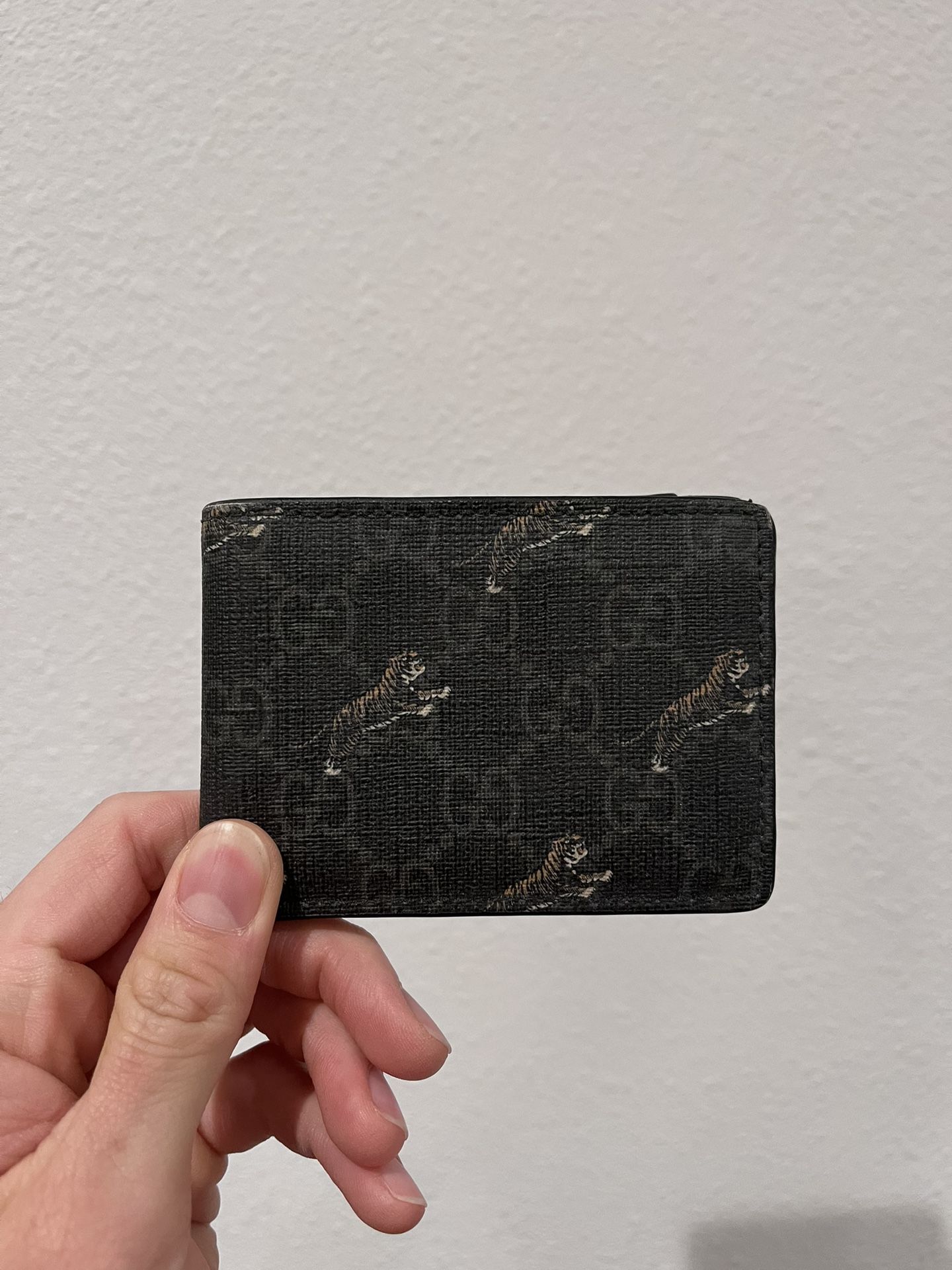 Gucci tiger wallet