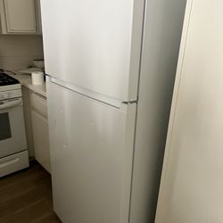 Midea 18 cu. ft. MRT 18S3AWW