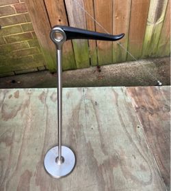 TOILET PAPER HOLDER