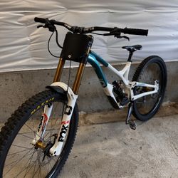 2021 Commencal Supreme Xl