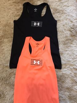 BUNDLE OF 2 WOMENS UNDER ARMOUR TANK TOPS SIZE X SMALL