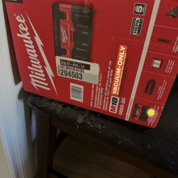 Milwaukee Vacuum 
