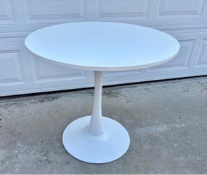 30” Diameter “Tulip Style” Round Small Dining or Breakfast Table