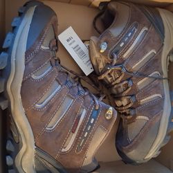 Khombu Hikers size 10, new