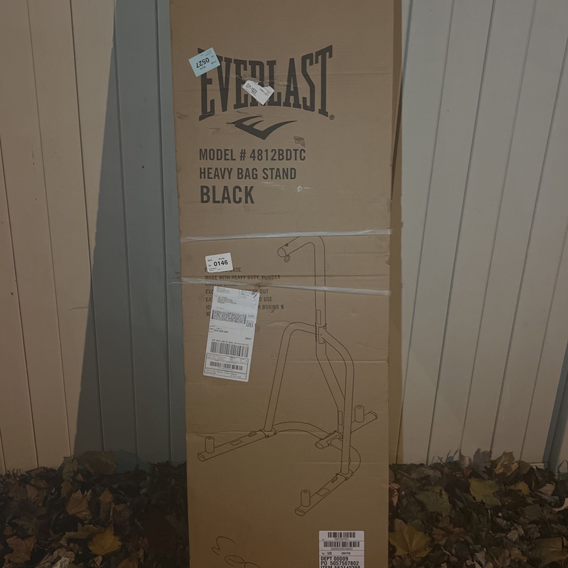 Unopened Everlast Heavy Bag Stand Black Model # 4812BDTC